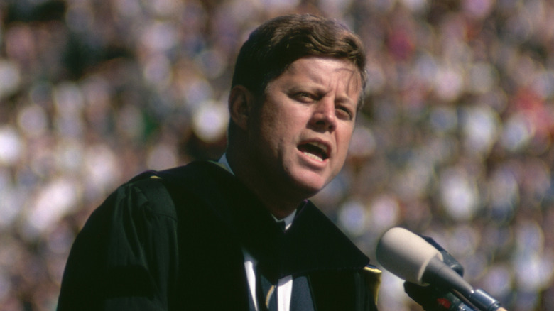 John F. Kennedy prononçant un discours