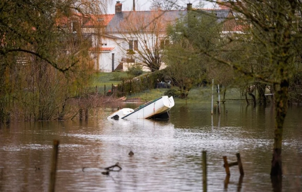 Météo : Alerte orange aux crues dans l'ouest et arrivée de la tempête Nils