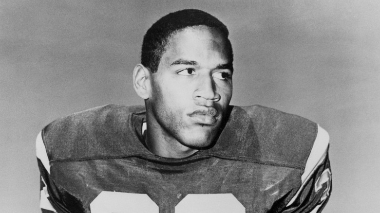 O.J. Simpson en tenue de football américain