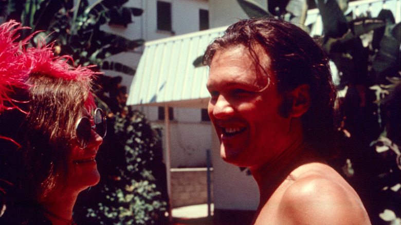 Janis Joplin souriant à Kris Kristofferson à LA