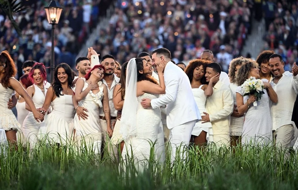 Super Bowl 2026 : Un vrai mariage célébré durant le show de Bad Bunny