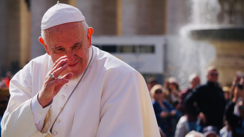 Apparition du pape François au Vatican