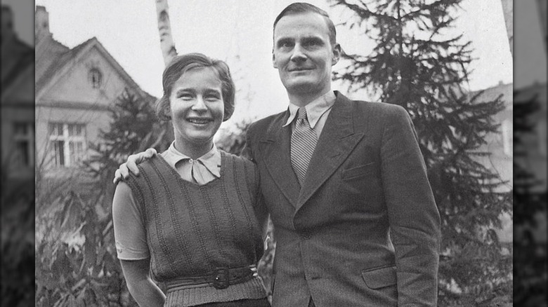 Harro et Libertas Schulze-Boysen debout ensemble dehors