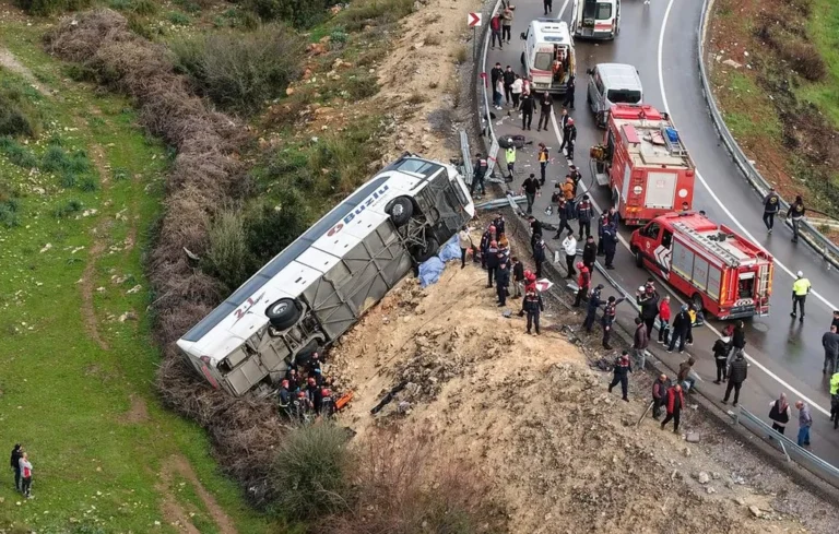 Turquie : 8 morts et 26 blessés dans un accident de bus à Antalya
