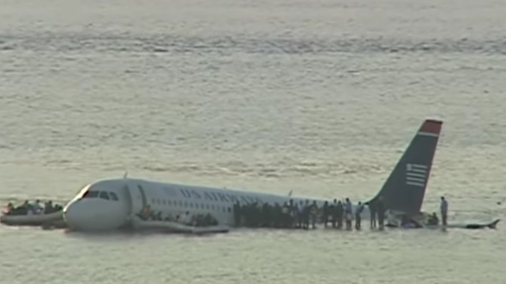 Atterrissage d'urgence après impact d'oiseaux