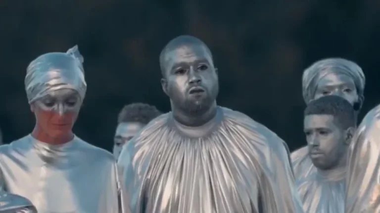 Kanye West : Une Opéra de Nativité Éblouissante sur un Bateau