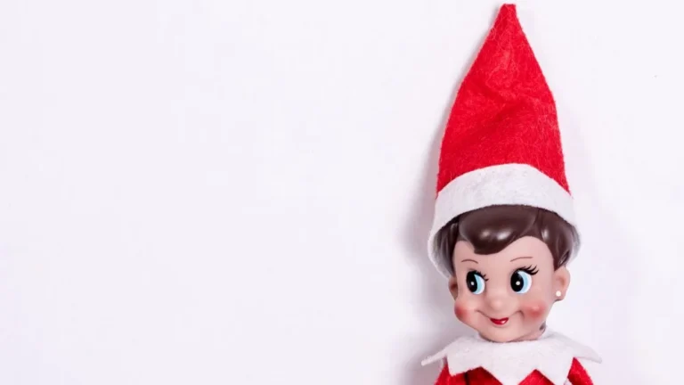 Les idées Elf on The Shelf que seuls les adultes comprendront