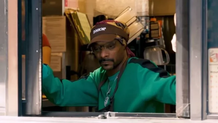 Snoop Dogg Lance un Sandwich Donut Sausage avec Dunkin&rsquo;