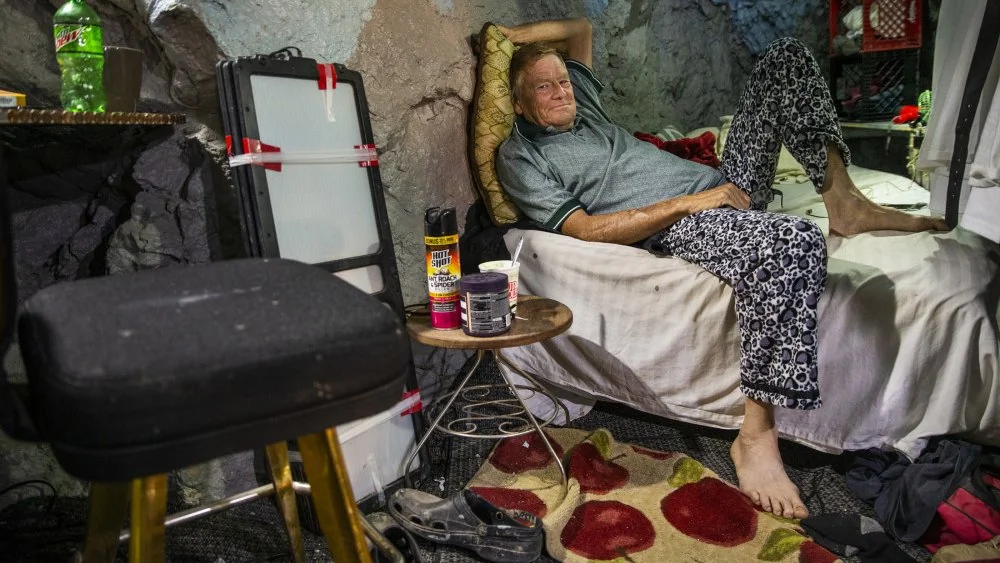 Un homme expulsé de sa maison dans une mine rénovée à Boulder City