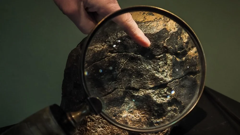 Un minéral trouvé dans une météorite jamais vu dans la nature !