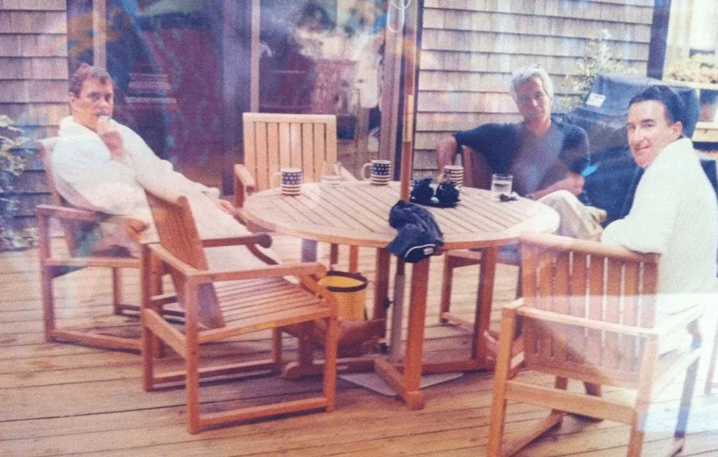 Affaire Epstein : Photo inédite d'Andrew et Mandelson