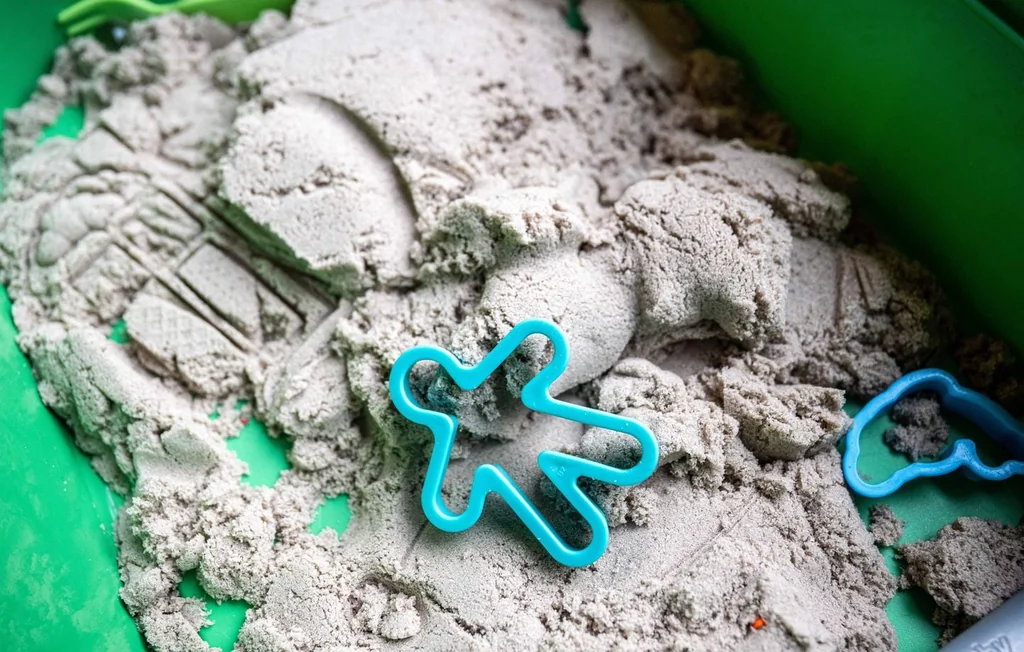 Amiante : De nombreux jouets à base de sable rappelés en France