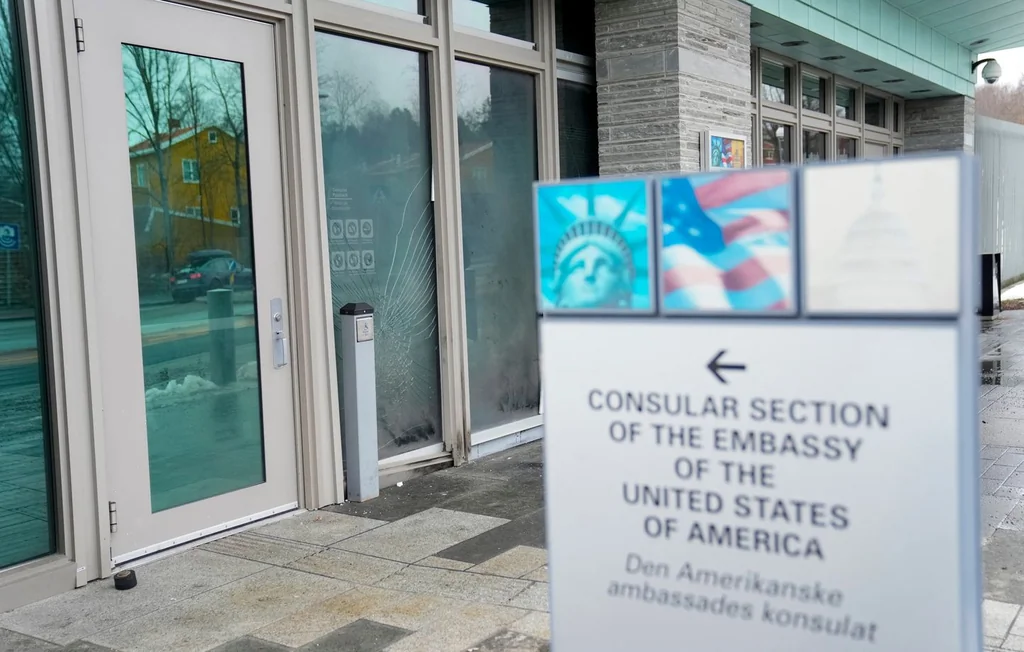 Attentat de l'ambassade américaine à Oslo : trois suspects arrêtés