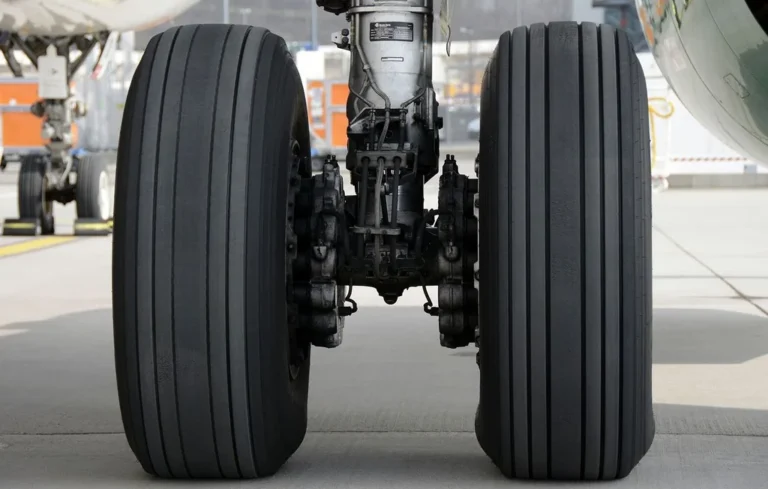 Atterrissage violent en Thaïlande : le train d&rsquo;un Boeing se brise