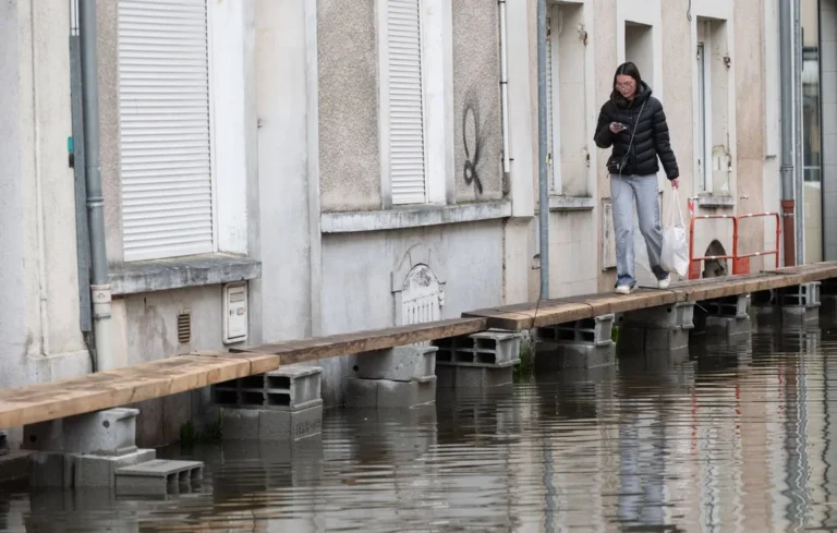 Crues : 3 départements en alerte rouge maintenus ce week-end