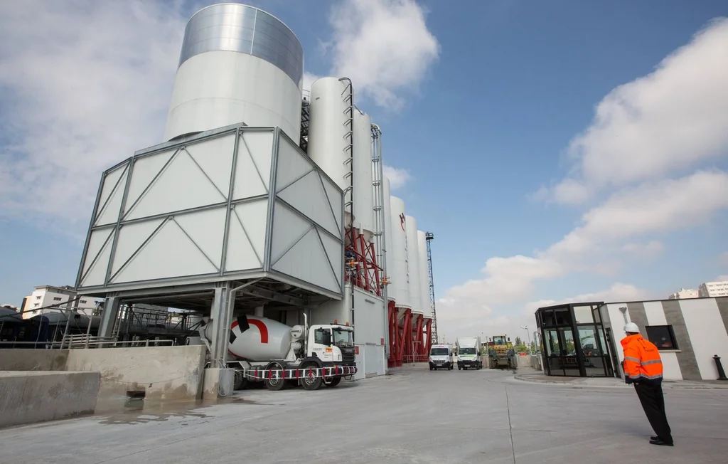 Décarbonation : 1,6 milliard d'euros pour sept sites industriels