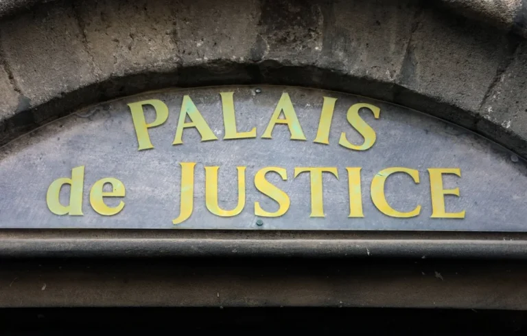 Dijon : 4 ans de prison pour un collégien menaçant sa principale