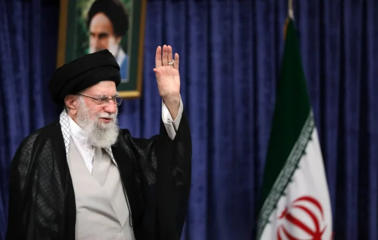 Frappes en Iran : comment la CIA a éliminé Khamenei