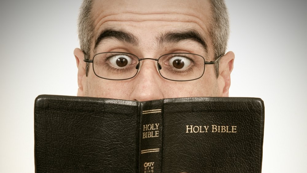 lecture de la Bible, surprise