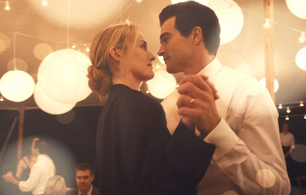 JFK Jr. et Carolyn Bessette : Pourquoi leur couple fascine toujours ?