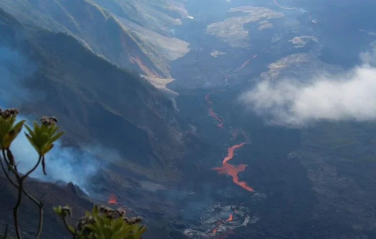 La Réunion : Le Piton de la Fournaise en éruption pour la 2e fois de 2026