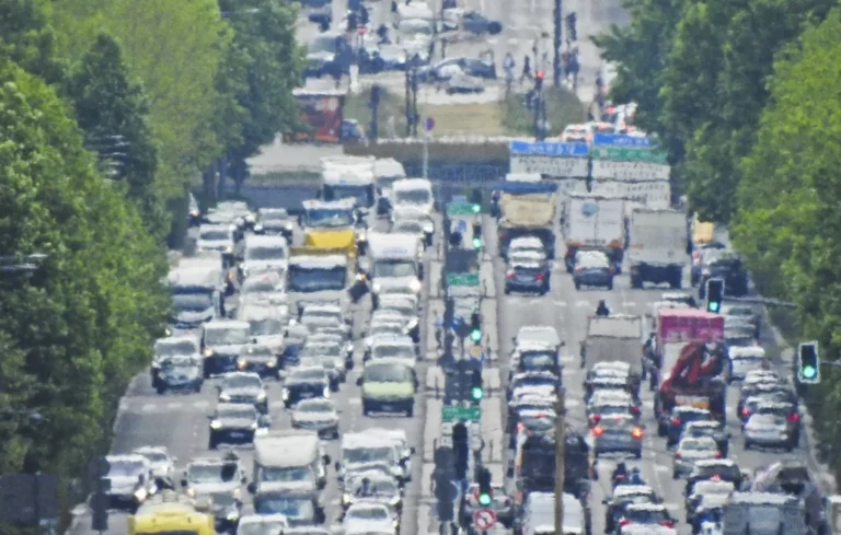 Pollution de l&rsquo;air : vitesses réduites en Île-de-France et au Nord