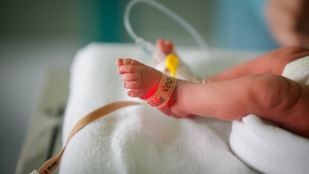 Preemie feet