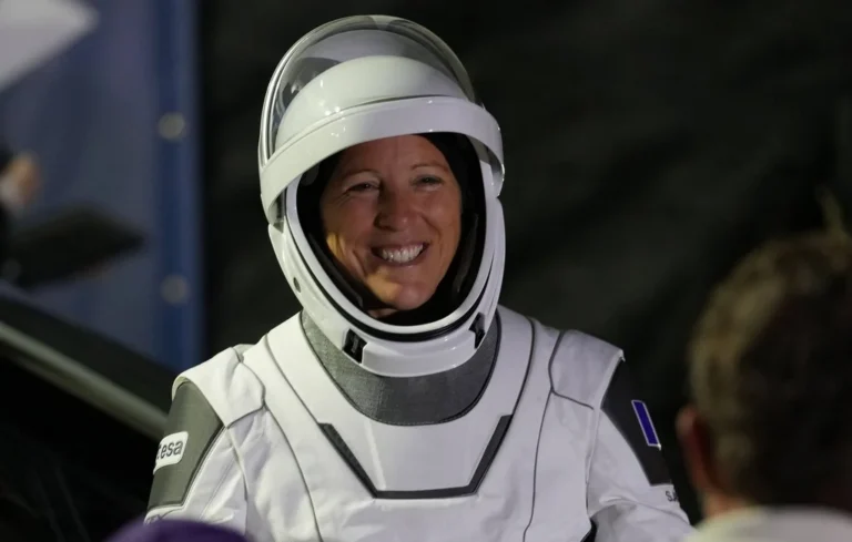Sophie Adenot rejoint l&rsquo;ISS : Une fierté française dans l&rsquo;espace