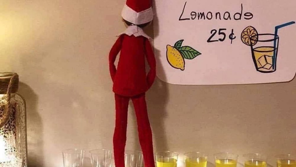 Elf on the Shelf - Squeezing the lemon