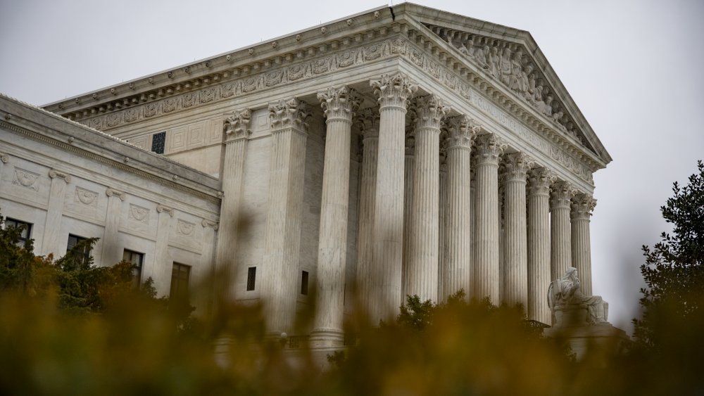 La Cour suprême — symbole des décisions juridiques en faveur de l'eugénisme