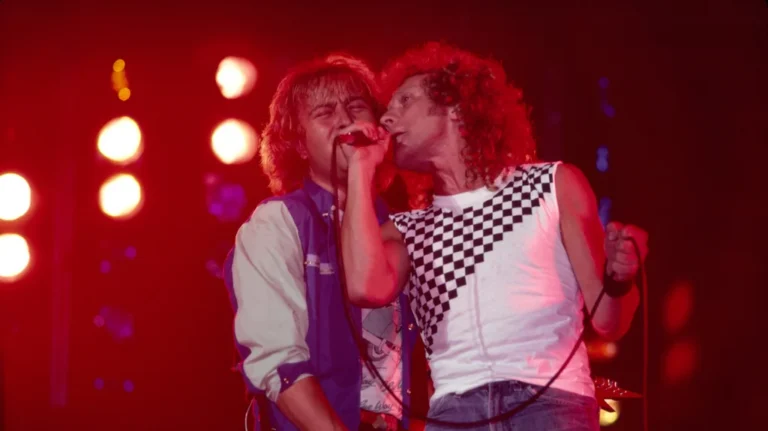 5 Chansons d&rsquo;Amour des Années 80 Encore Plus Émouvantes Aujourd&rsquo;hui