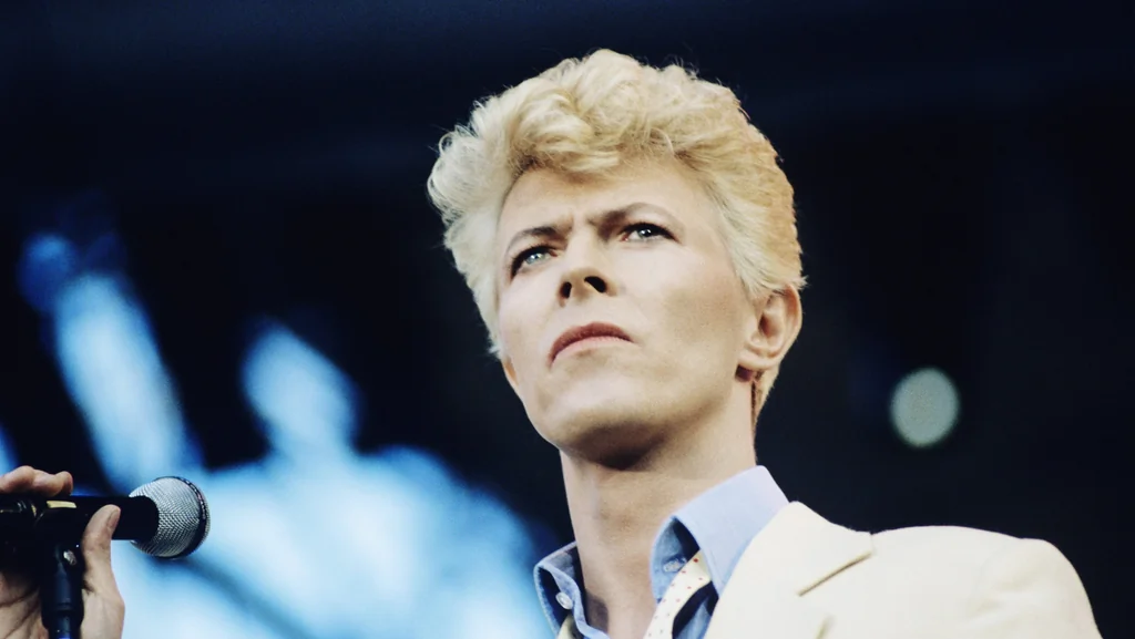 5 Chansons de David Bowie qui Résonnent Encore Plus Aujourd'hui