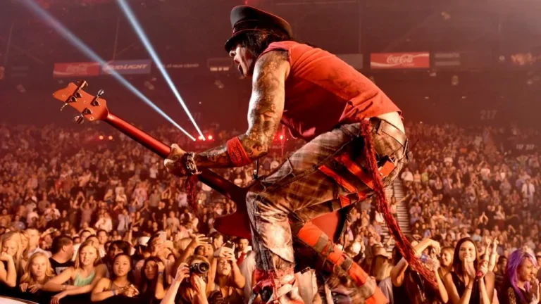 L&rsquo;origine du nom de Mötley Crüe : une histoire surprenante