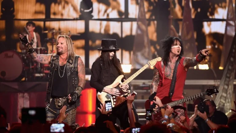 Motley Crue : Retour sur la promesse de ne jamais repartir en tournée