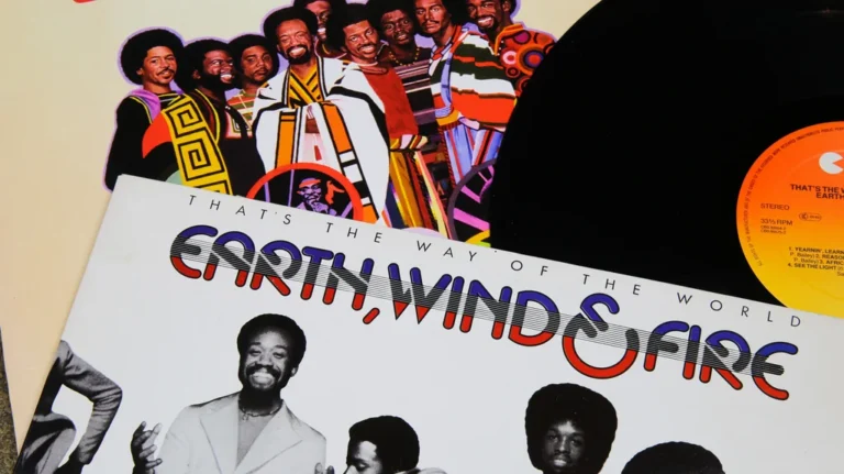 Pourquoi Earth, Wind & Fire Chante le 21 Septembre ?