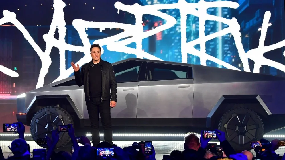 Pourquoi le Tesla Cybertruck a un design si étrange ?