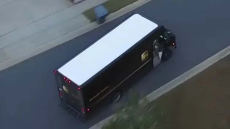 Pourquoi les camions UPS ont-ils des toits blancs ?