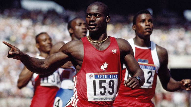 Ben Johnson pendant la course du 100 mètres aux Jeux olympiques de 1988