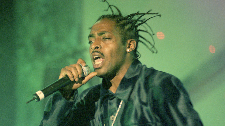 Coolio chantant sur scène