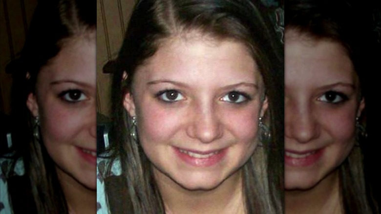 Kayla May Berg souriant face à la caméra