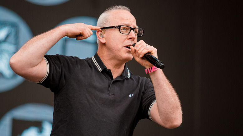 Greg Graffin sur scène avec Bad Religion en 2016
