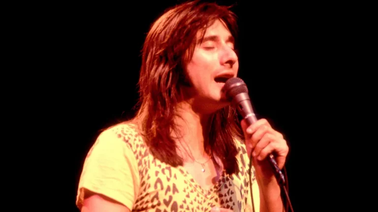 Groupes de rock des années 70 et 80 avec le plus de chanteurs
