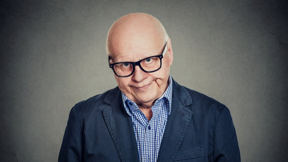 bébé boomer en colère, grand-père agacé et contrarié