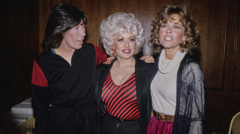 Dolly Parton avec Lily Tomlin et Jane Fonda lors de la promotion du film 9 to 5