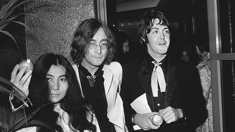 Yoko Ono, John Lennon et Paul McCartney
