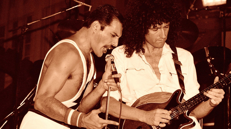 Freddie Mercury et Brian May sur scène