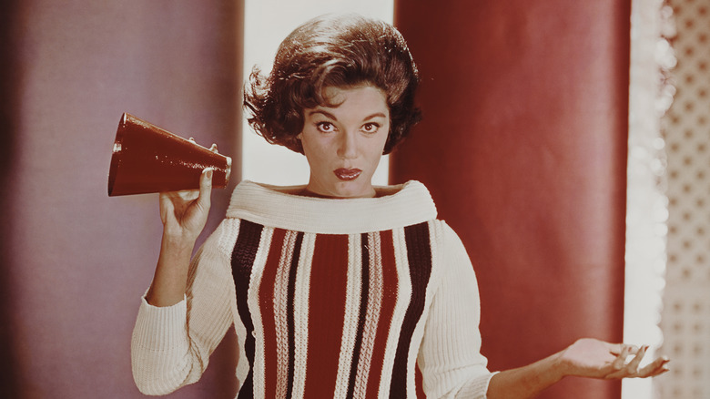 La chanteuse pop Connie Francis pose pour un portrait en 1960