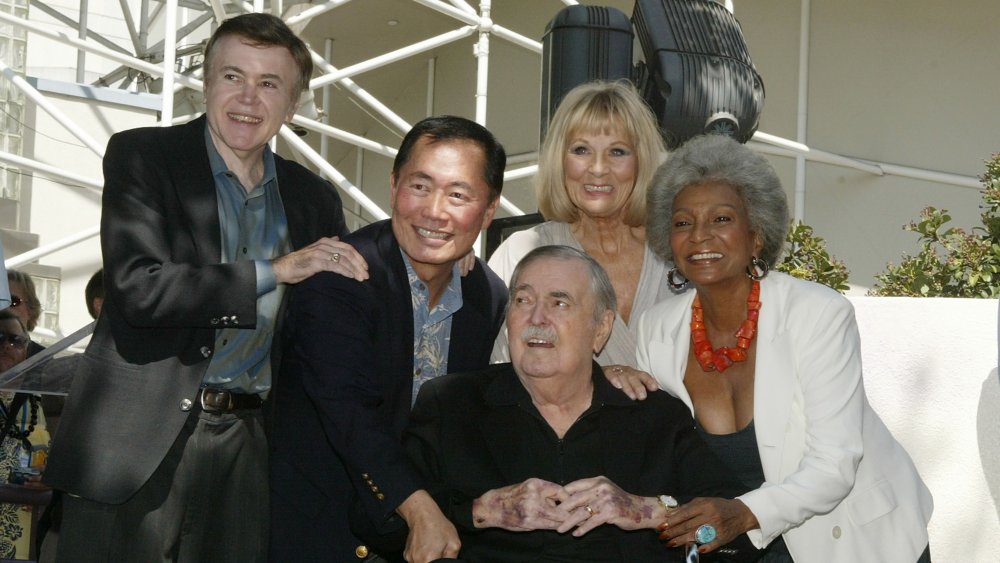 James Doohan avec d'autres acteurs de Star Trek