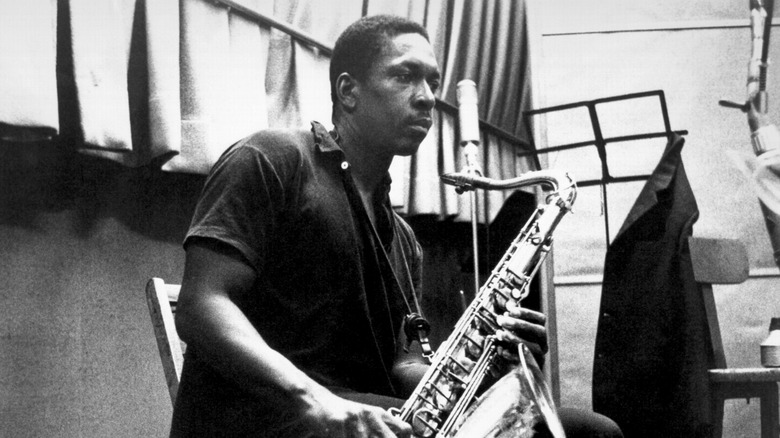 John Coltrane avec son saxophone