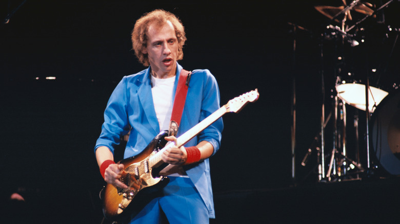 Mark Knopfler avec sa guitare